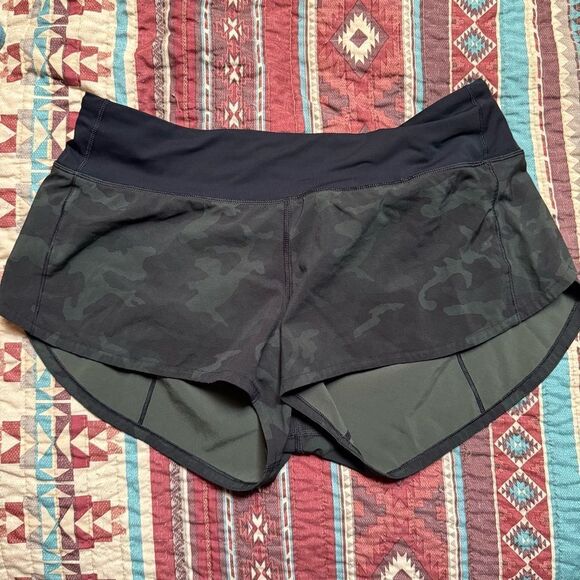 Lululemon Athletica Army Print running shorts size 8 - Picture 6 of 6